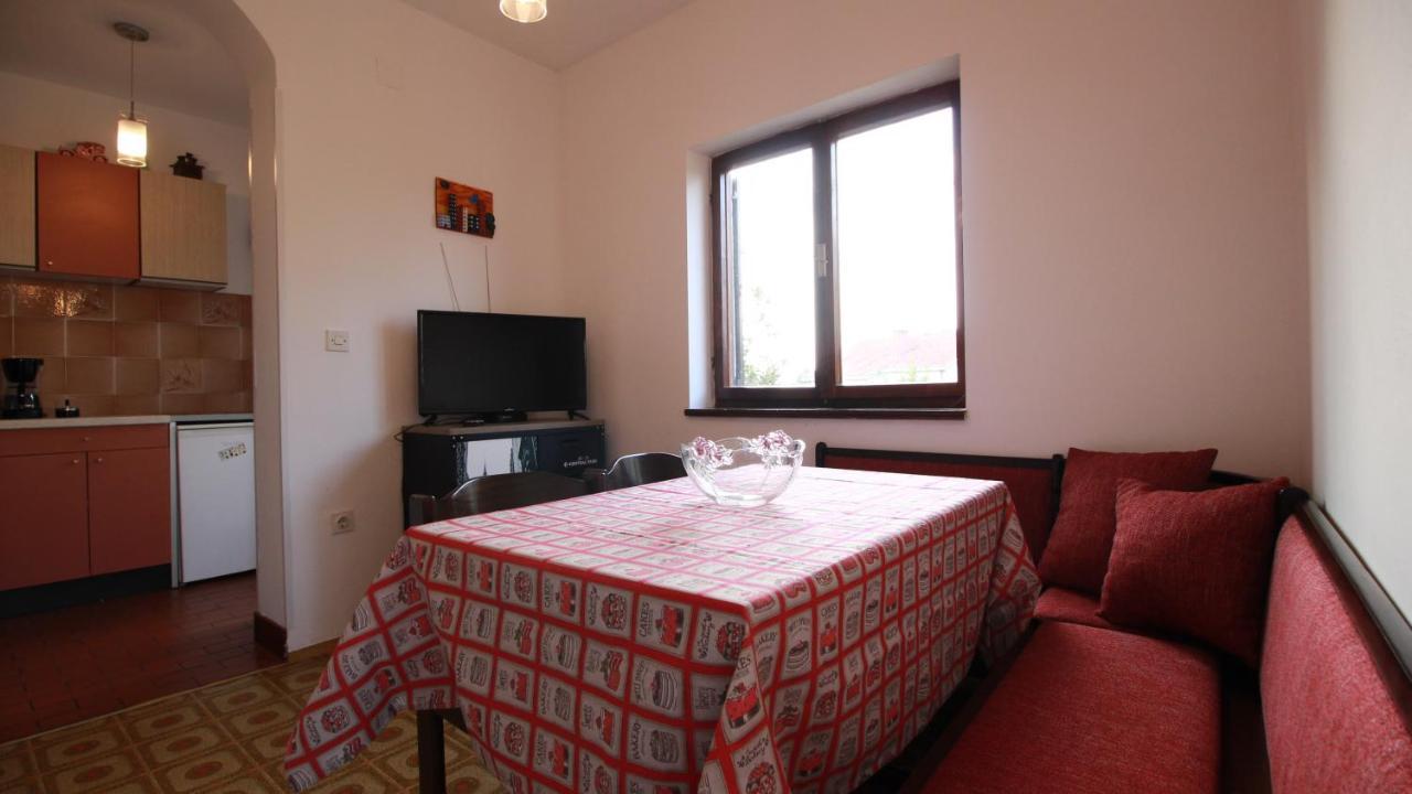 Apartment Du Malinska Exteriör bild